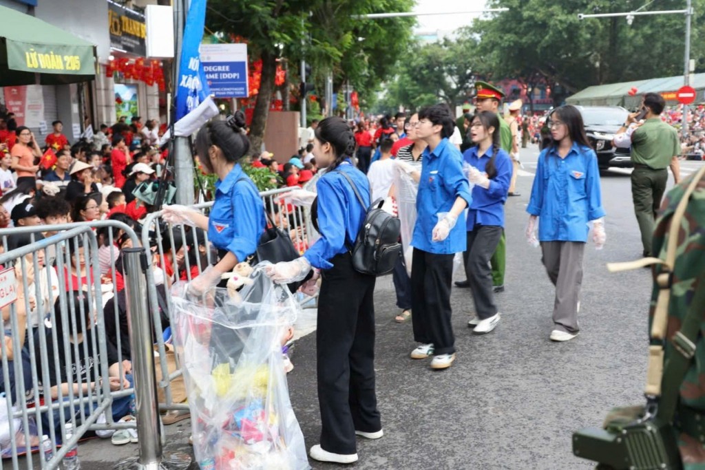 Nêu cao nét thanh lịch, văn minh trong đại lễ của dân tộc
