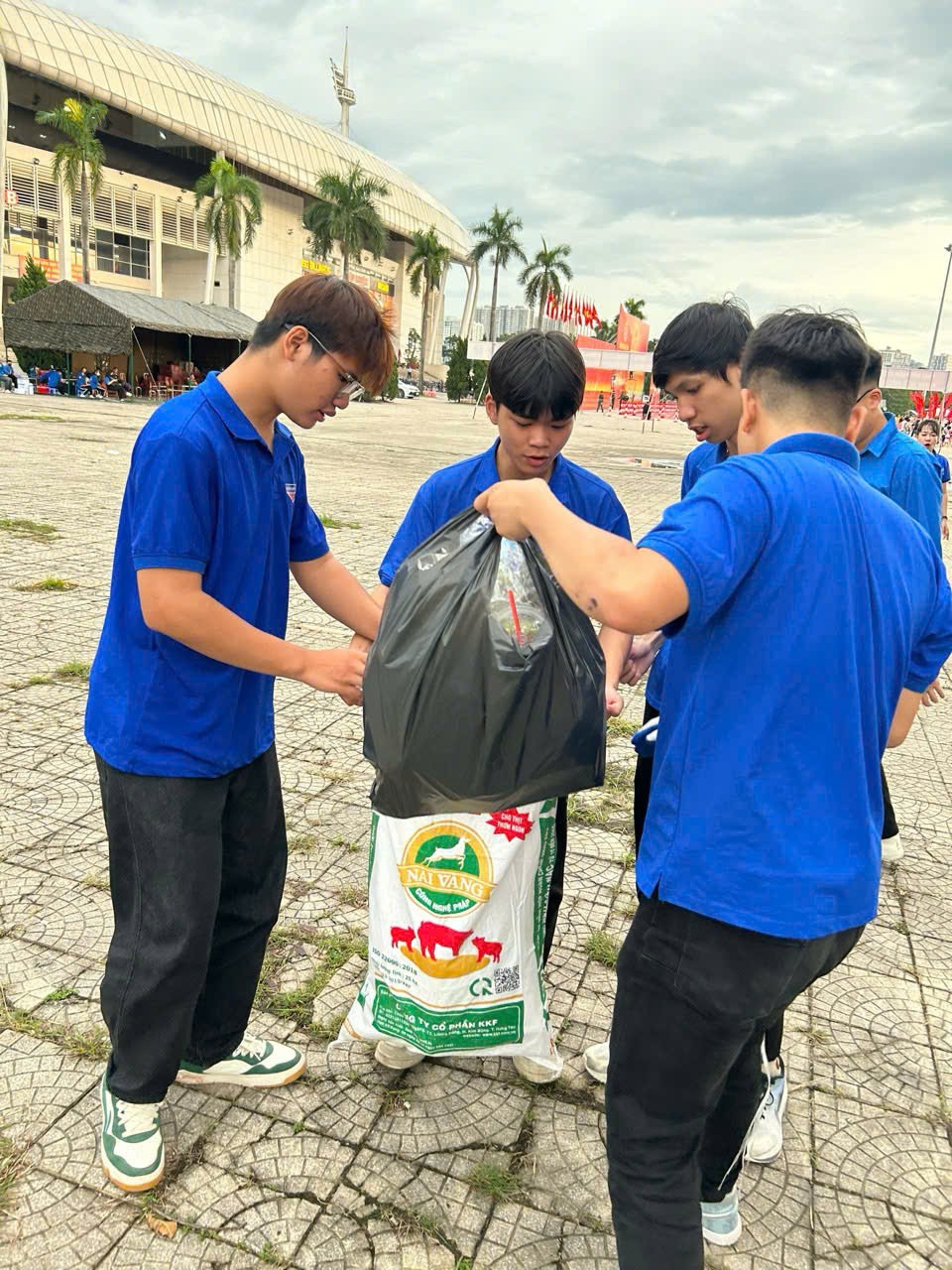 Phường Từ Liêm: 200 đoàn viên tham gia phục vụ hợp luyện diễu binh