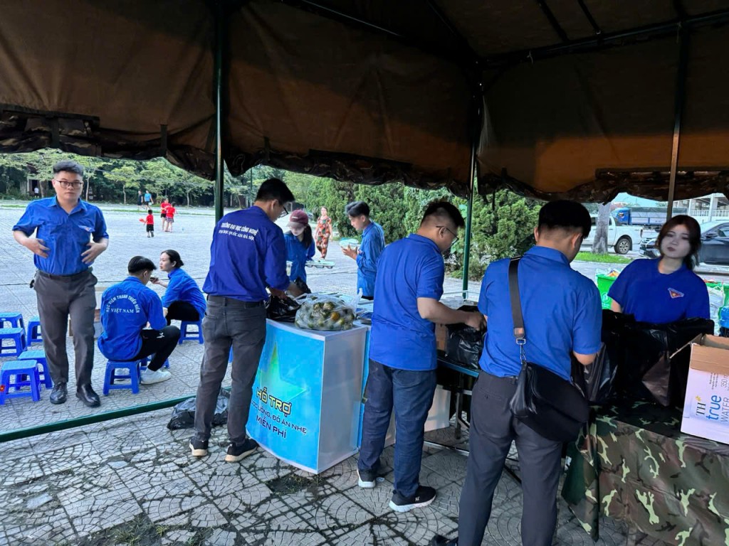 Phường Từ Liêm: 200 đoàn viên tham gia phục vụ hợp luyện diễu binh