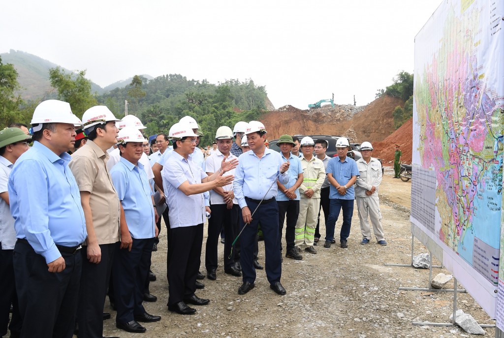 Phó Thủ tướng Bùi Thanh Sơn kiểm tra tiến độ dự án cao tốc Tuyên Quang - Hà Giang: Ảnh: VGP/Hải Minh