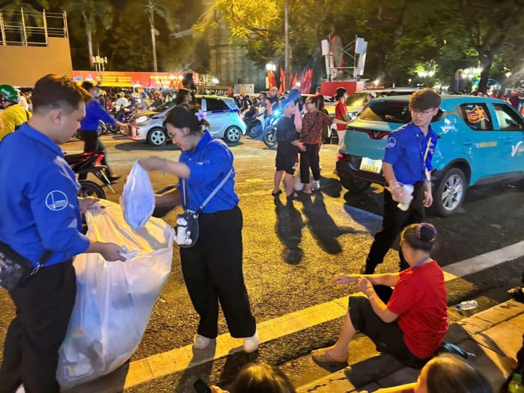 Nêu cao nét thanh lịch, văn minh trong đại lễ của dân tộc