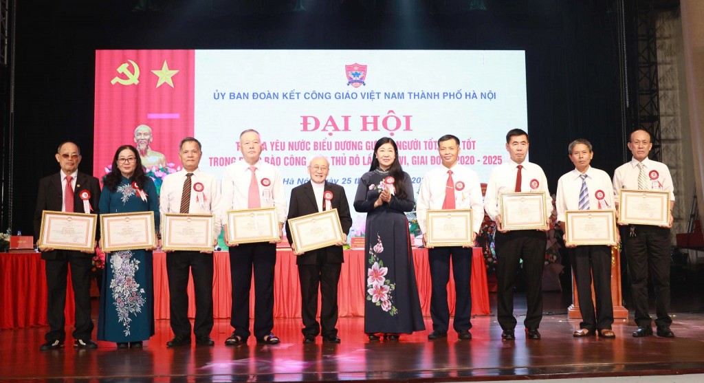 Phát huy vai trò của đồng bào Công giáo trong khối đại đoàn kết Thủ đô