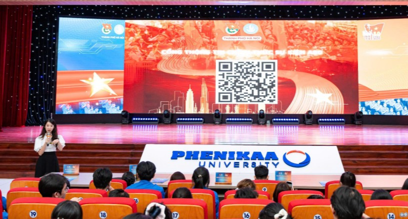 Các bạn trẻ miệt mài học tập, rèn luyện để tham gia phục vụ trong đại lễ A80