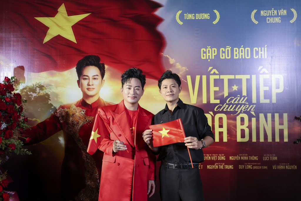 Nhạc sĩ Nguyễn Văn Chung và ca sĩ Tùng Dương