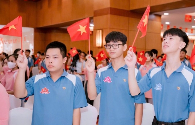 Tân Đệ đồng hành cùng con trưởng thành