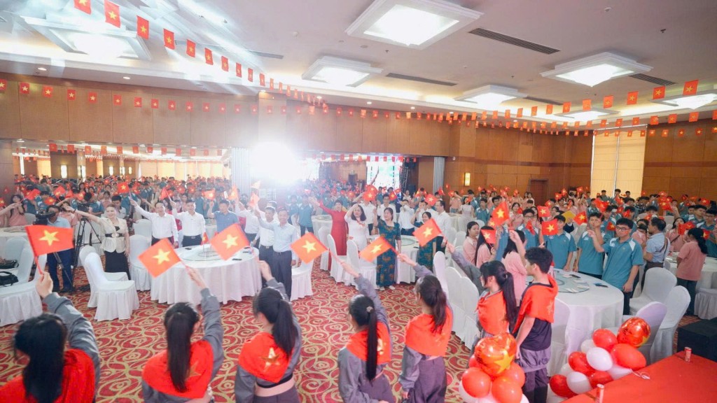 Tân Đệ đồng hành cùng con trưởng thành