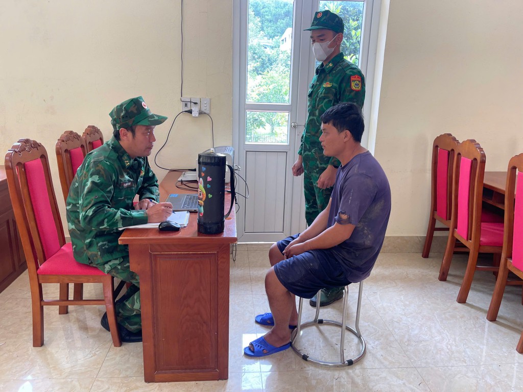 Bắt giữ 2 vụ vận chuyển và mua bán trái phép khí cười