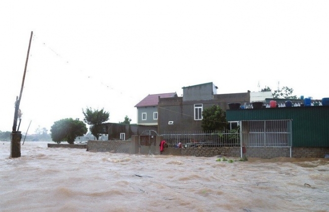 Áp thấp nhiệt đới di chuyển sâu sang khu vực Trung Lào