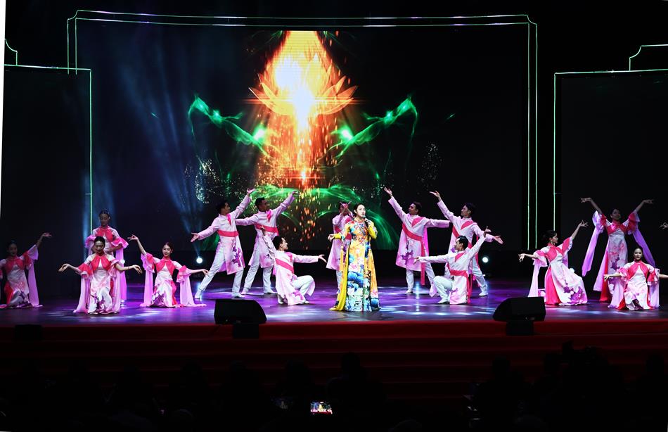 Mùa hiếu hạnh và tri ân hòa cùng khát vọng non sông