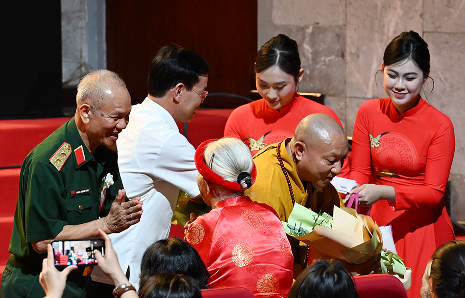 Mùa hiếu hạnh và tri ân