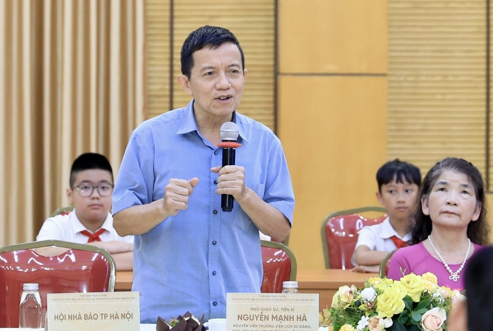 PGS.TS Nguyễn Mạnh Hà phát biểu.