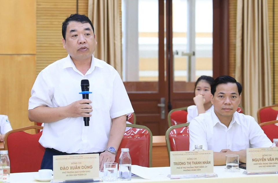 Phó Trưởng ban Tuyên giáo và Dân vận Thành ủy Hà Nội Đào Xuân Dũng phát biểu. Ảnh: Quang Thái