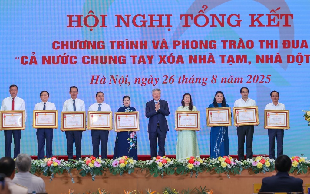 Xóa hơn 330.000 nhà tạm, dột nát là 