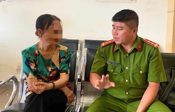 Ngăn chặn kịp người phụ nữ bị lừa, chuẩn bị chuyển 1 tỷ đồng