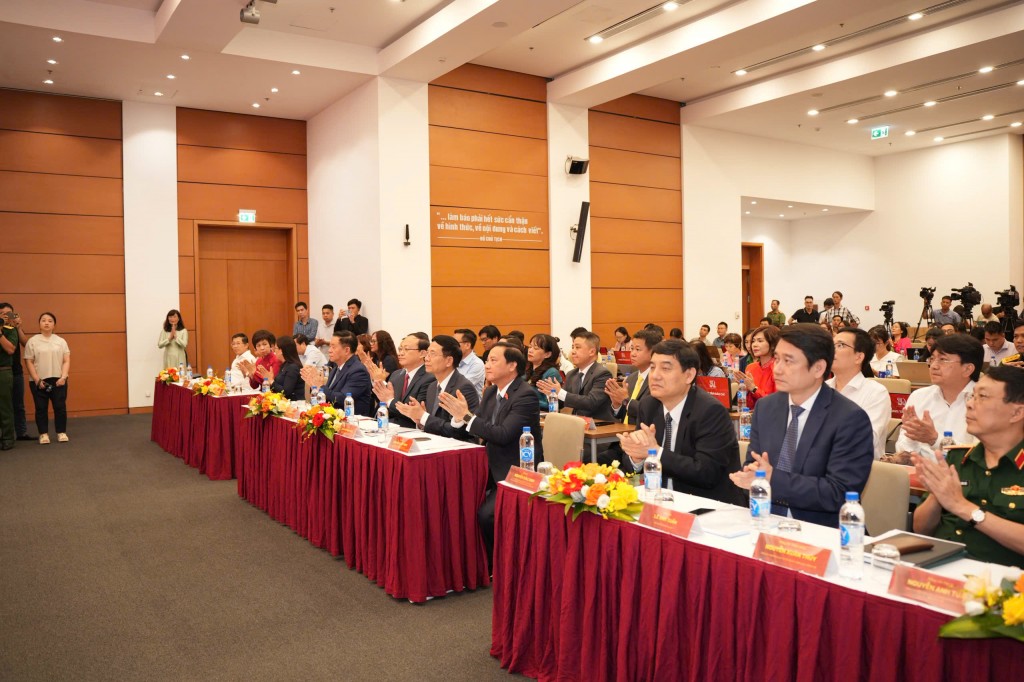 Phát hành đặc biệt bộ tem bưu chính kỷ niệm 80 năm ngày Quốc khánh