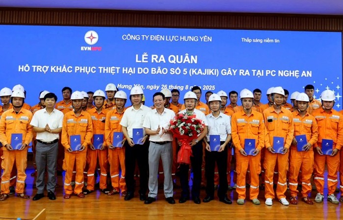 Chủ động ứng phó, nhanh chóng khắc phục lưới điện sau bão số 5