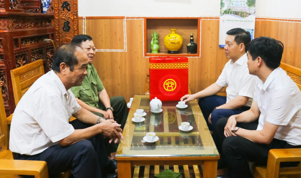 Quyết tâm chăm lo đời sống vật chất, tinh thần của các gia đình chính sách