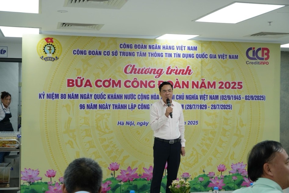 Ông Lê Anh Tuấn, Phó Tổng Giám đốc, Chủ tịch Công đoàn CIC phát biểu khai mạc chương trình
