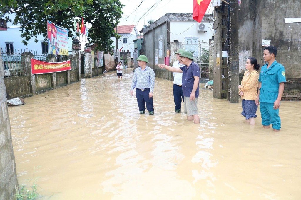 Hà Nội khẩn trương triển khai biện pháp bảo vệ đê điều