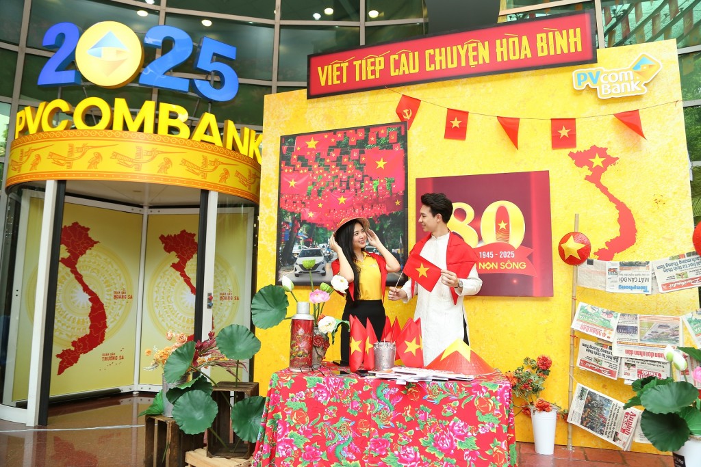 Góc check-in “siêu đẹp” cho người dân và du khách trong những ngày kỷ niệm 80 năm Cách mạng Tháng Tám và Quốc khánh 2/9