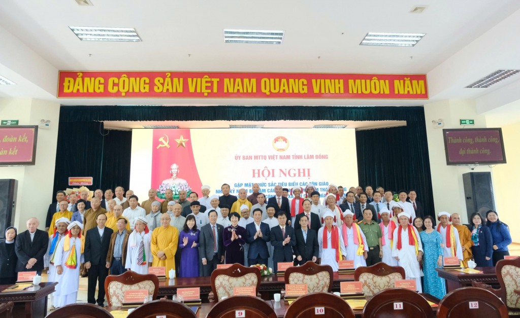 Hội nghị gặp mặt chức sắc tôn giáo tiêu biểu tại tỉnh Lâm Đồng (Ảnh: CTV)