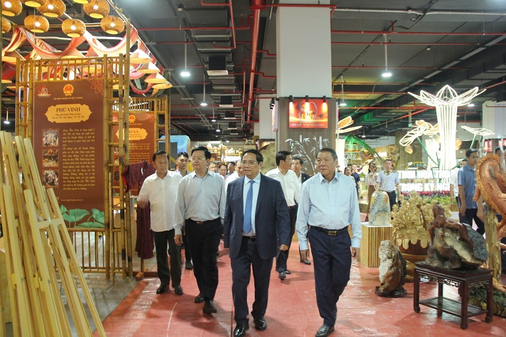 Thủ tướng Phạm Minh Chính tổng duyệt chương trình khai mạc Triển lãm Thành tựu đất nước