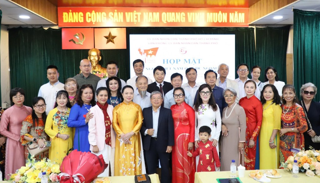 Họp mặt người Việt Nam ở nước ngoài nhân Kỷ niệm 80 năm  Ngày Cách mạng Tháng Tám (19/8/1945 - 19/8/2025) và Quốc khánh  nước Cộng hòa Xã hội Chủ nghĩa Việt Nam (2/9/1945 - 2/9/2025)