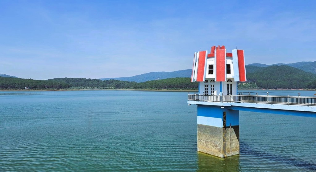 Đập hồ Tuyền Lâm - một công trình thủy lợi trọng điểm của Lâm Đồng