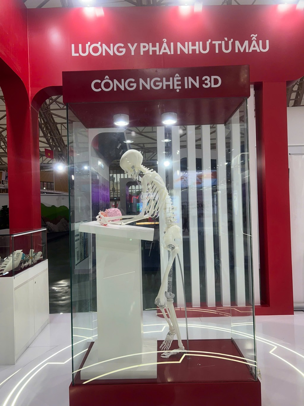 Trải nghiệm công nghệ VR tại gian hàng “80 năm Y tế Việt Nam”