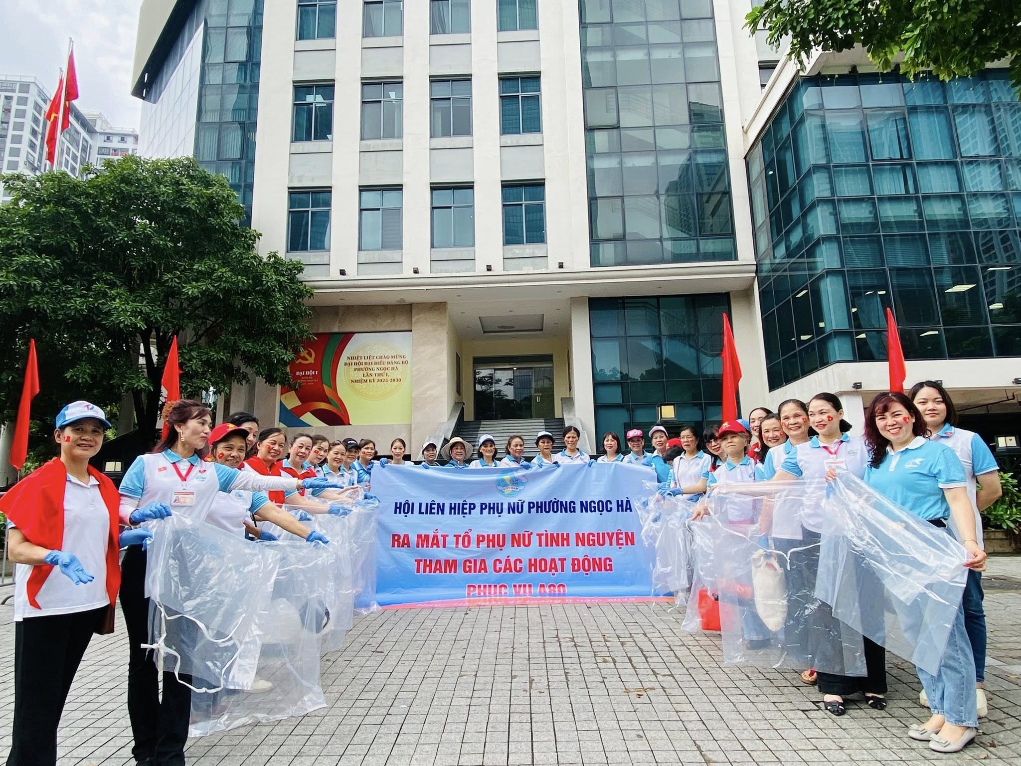 Ra mắt tổ xung kích tình nguyện phục vụ đại lễ A80