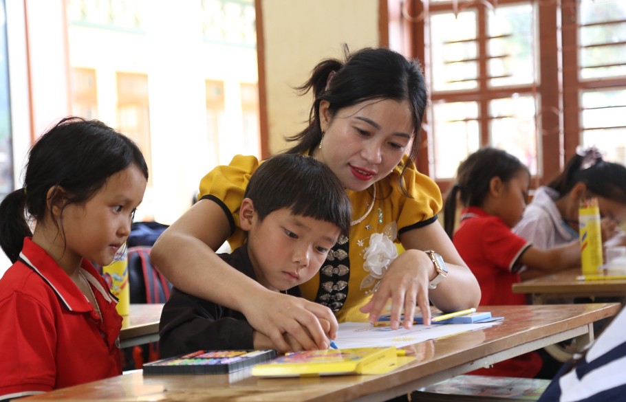 Truyền tri thức, nuôi dưỡng ước mơ, tiếp sức tương lai