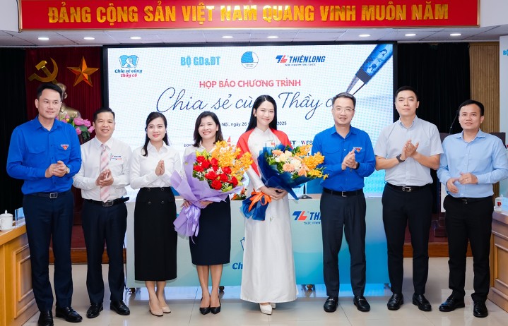 Từ nét mực Thiên Long đến Chia sẻ cùng thầy cô