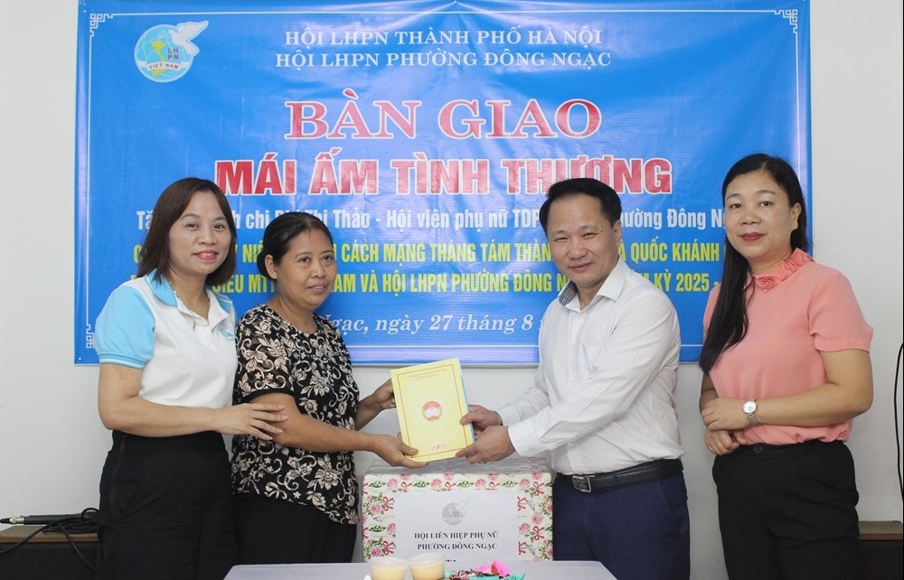 Bàn giao Mái ấm tình thương cho hội viên phụ nữ khó khăn