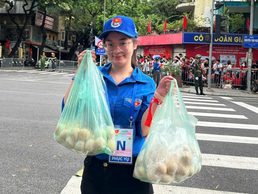 o xanh tình nguyện Thủ đô: Năng lượng trẻ trước giờ G Quốc khánh