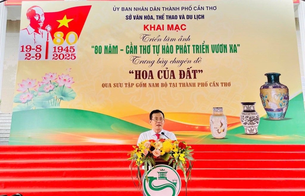 Phó Giám đốc Sở Văn hóa, Thể thao và Du lịch Nguyễn Minh Tuấn phát biểu khai mạc.