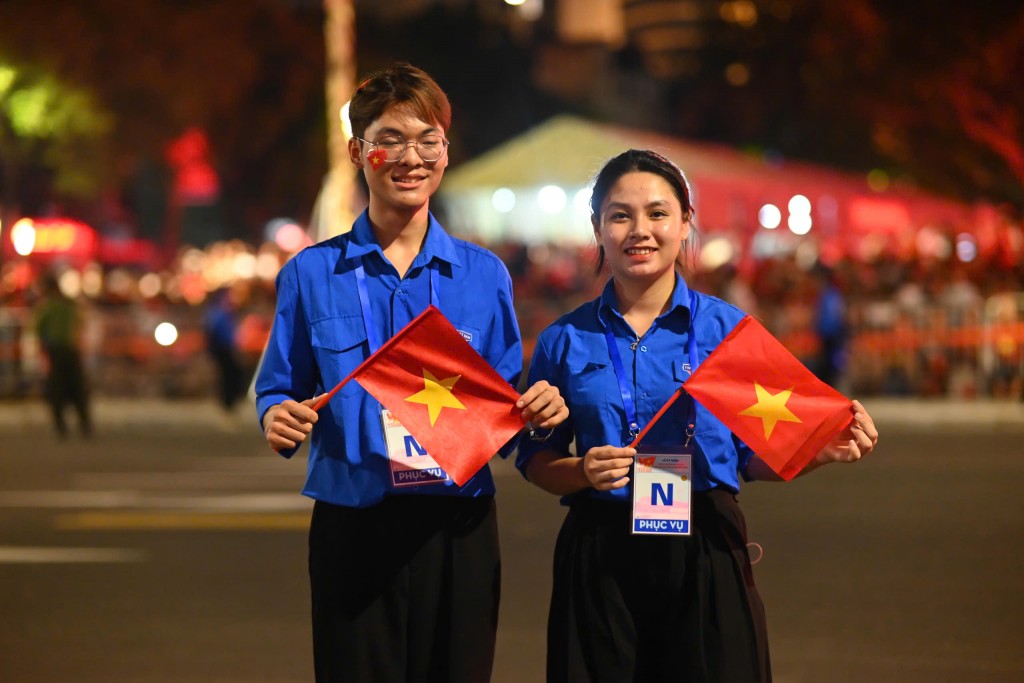 Bí thư Trung ương Đoàn thăm, động viên thanh niên tình nguyện