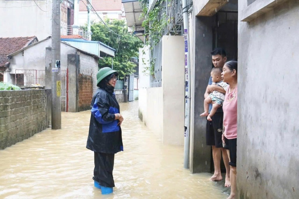 đồng chí Tô Thị Nhàn, Bí thư Đảng Ủy, Chủ tịch HĐND xã Hòa Phú