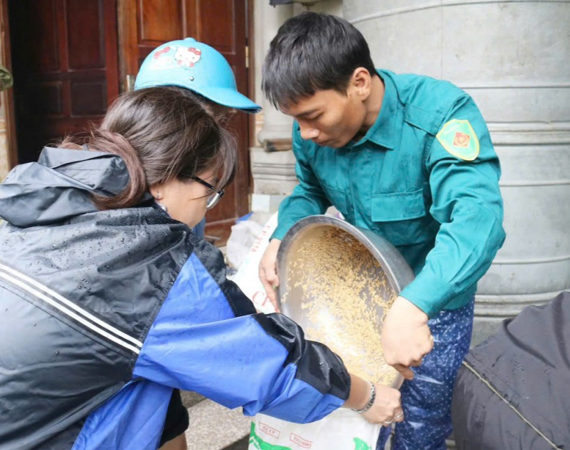 Đoàn công tác