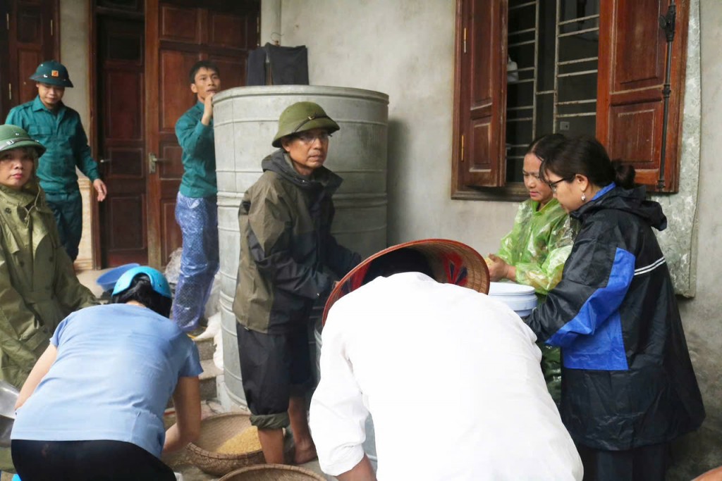 Khẩn trương khắc phục hậu quả bão số 5, ổn định đời sống