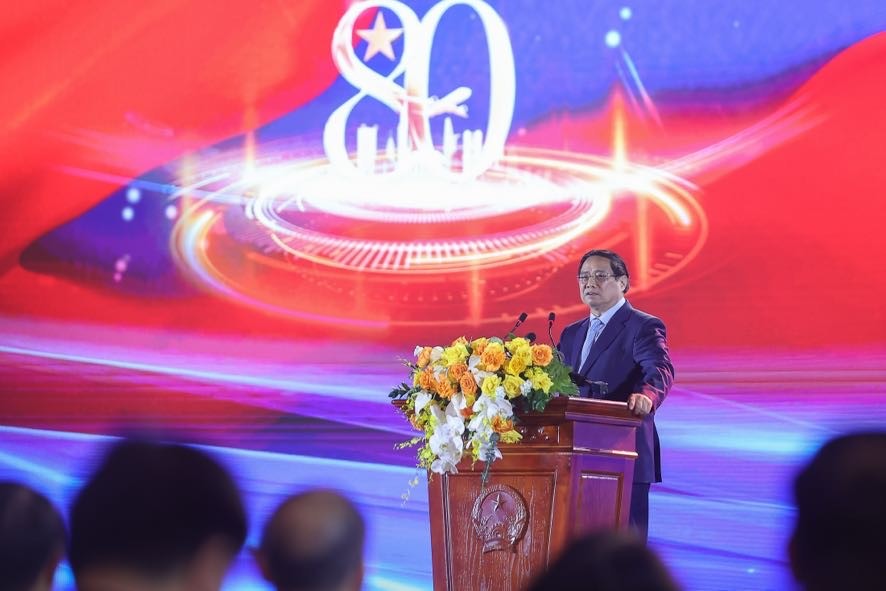 Thủ tướng nhấn mạnh, Triển lãm là một minh chứng sống động cho tiềm năng to lớn của ngành công nghiệp văn hóa, công nghiệp giải trí và sức sáng tạo tuyệt vời của người Việt Nam - Ảnh: VGP/Nhật Bắc