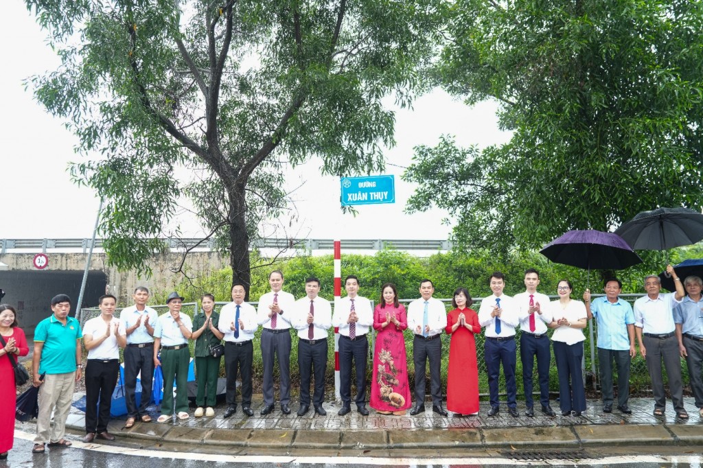 Xã Gia Lâm tổ chức gắn biển tên các tuyến đường nhân dịp kỷ niệm 80 năm Quốc khánh