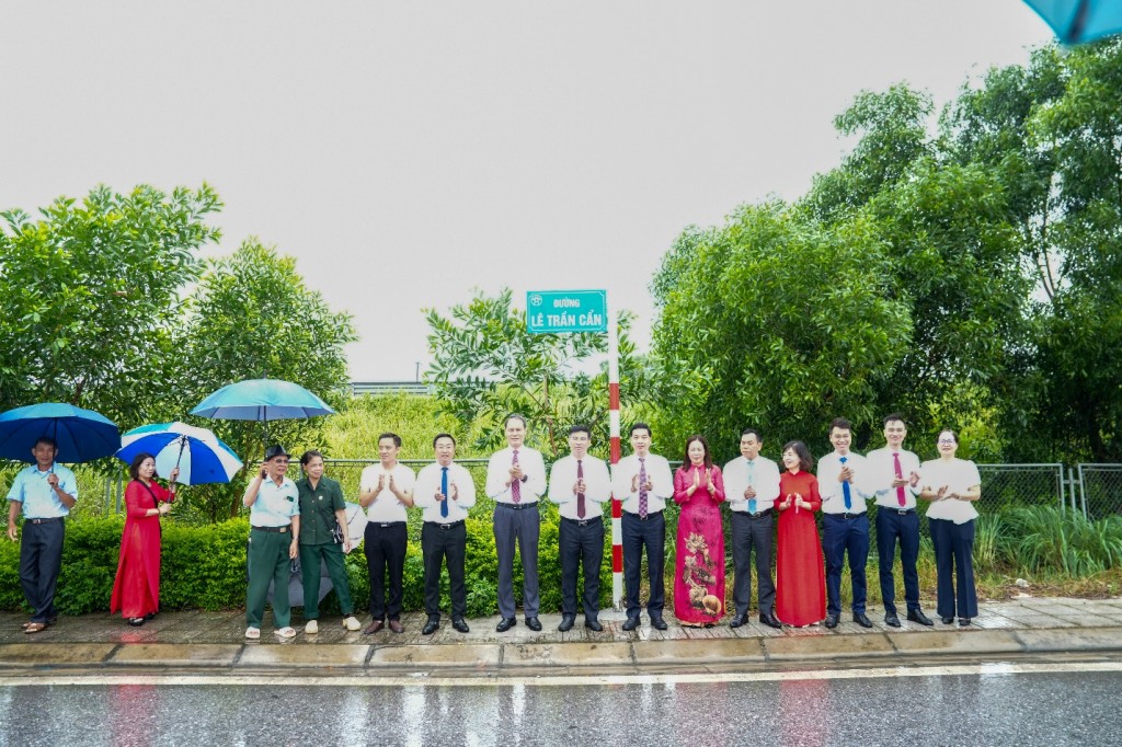 Xã Gia Lâm tổ chức gắn biển tên các tuyến đường nhân dịp kỷ niệm 80 năm Quốc khánh