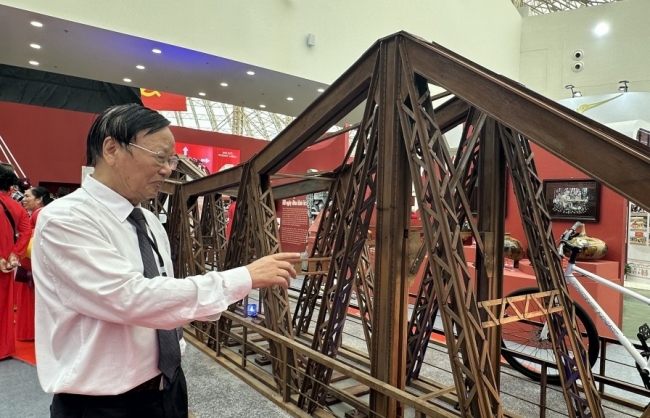 Ấn tượng gian trưng bày tinh hoa làng nghề Hà Nội
