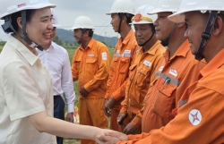 Quyết tâm khôi phục điện để phục vụ Nhân dân đón Tết Độc lập