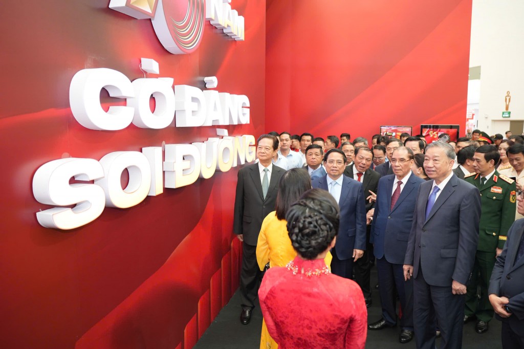 Dấu ấn 80 năm dưới ngọn cờ Đảng