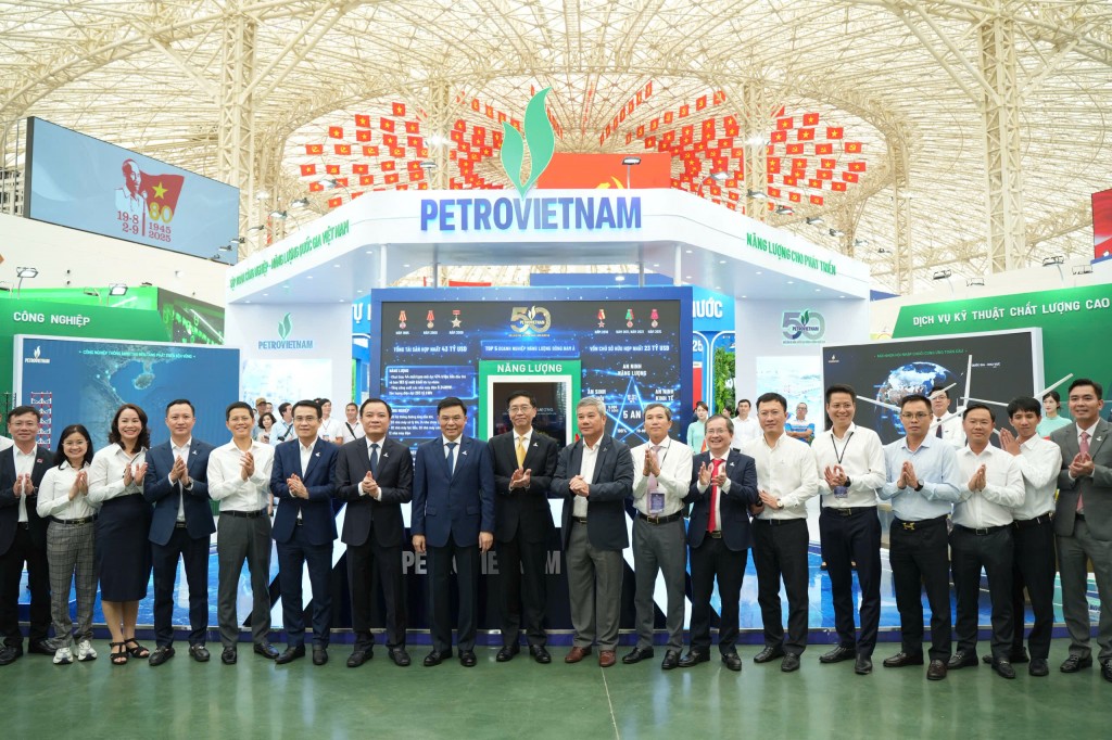Dấu ấn 80 năm dưới ngọn cờ Đảng