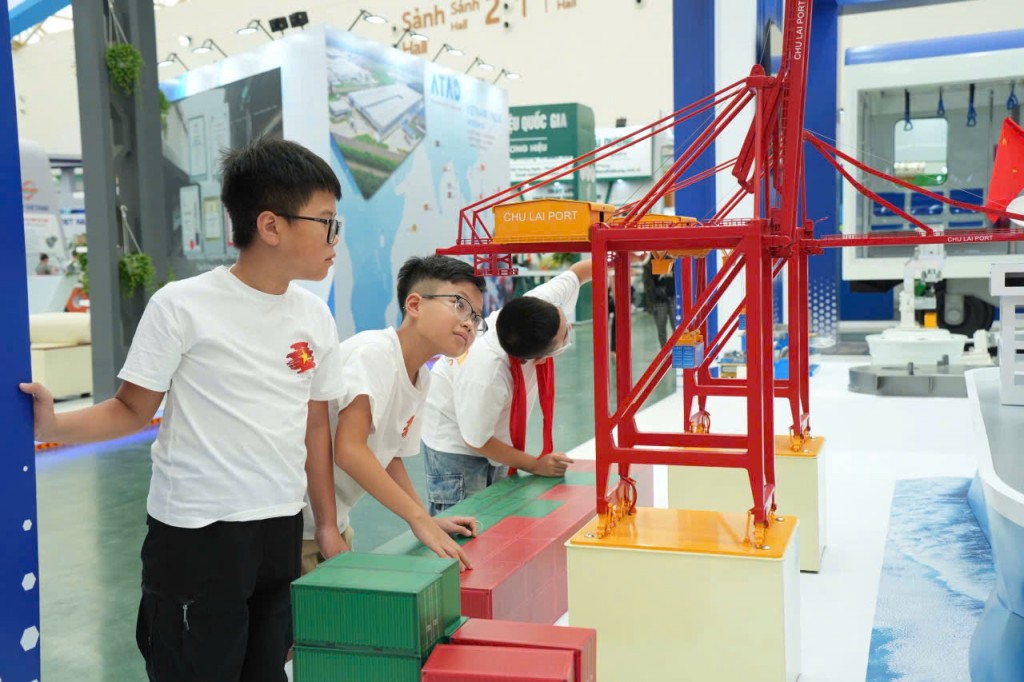 Tái hiện dòng chảy lịch sử, khát vọng tương lai của đất nước