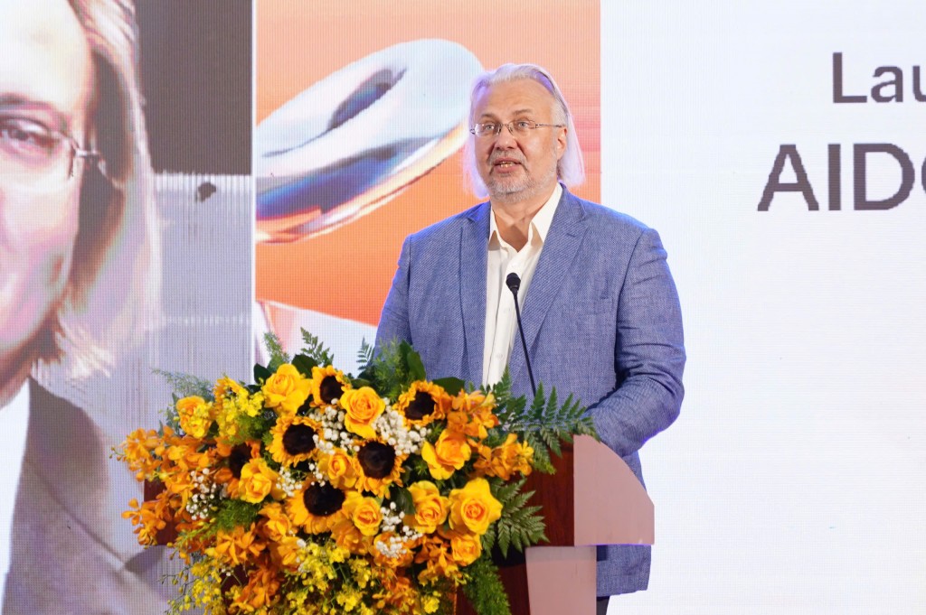 Ông Vladimir Kangin, CEO IPTP Networks phát biểu khai mạc buổi lễ