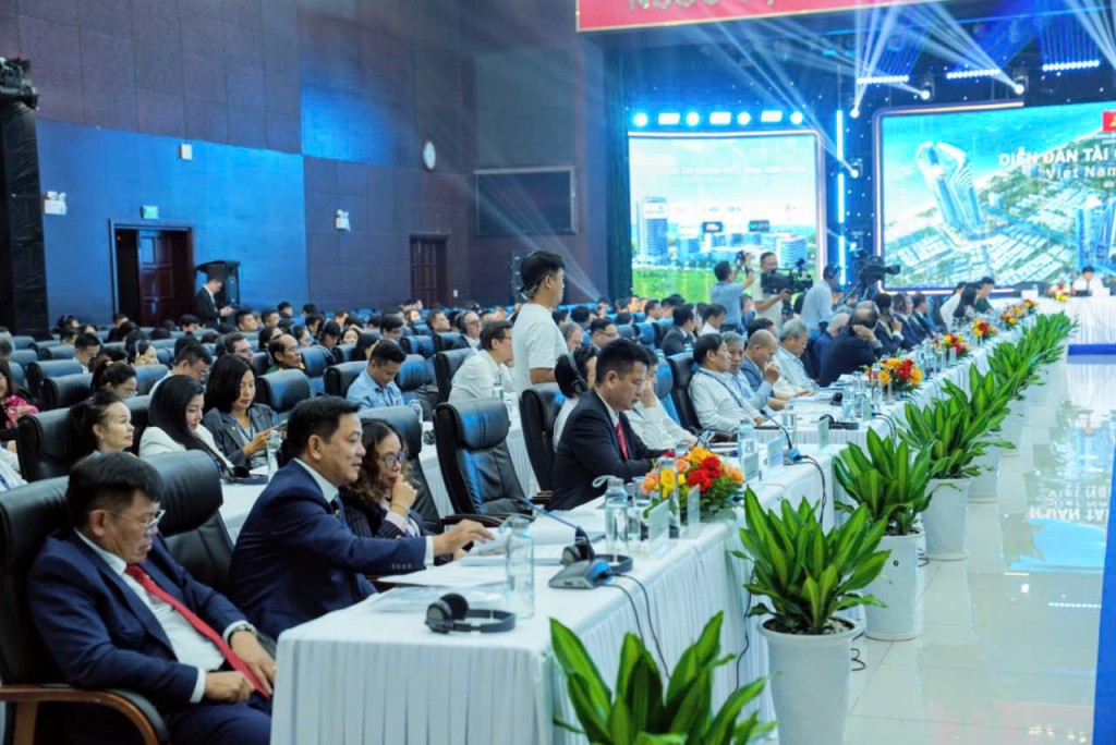 Tuần lễ Tài chính và Công nghệ Đà Nẵng 2025 thu hút gần 30 cơ quan ngoại giao, 50 chuyên gia quốc tế và hơn 320 đại biểu