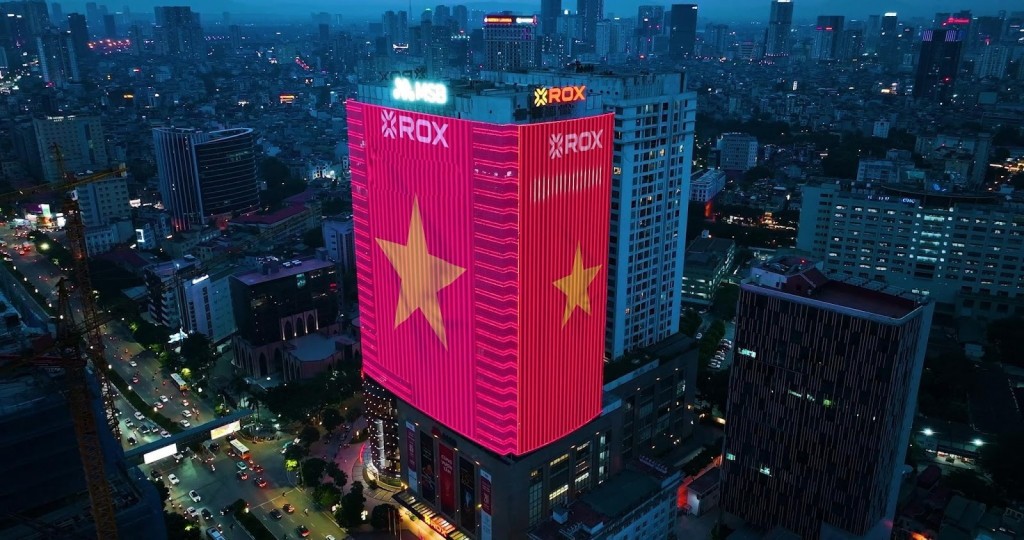 Check-in cùng bức tường Tự hào Việt Nam trên đường Nguyễn Chí Thanh